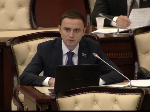 “Sosial şəbəkələrlə bağlı qanun hazırlana bilər, lakin...” - Deputat