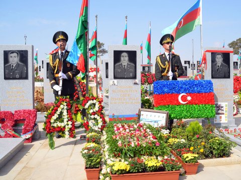 General şəhid pilotdan danışdı: “Onun qəhrəmanlığı örnəkdir”