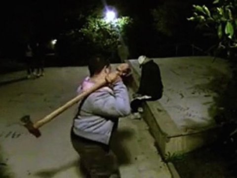 Atasını baltalayan oğul məhkəməyə çıxarılır