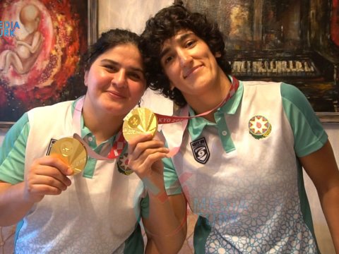 Çempion bacılar: “Bir də belə sevinc yaşayacağımızı təsəvvür etmirik” - VİDEO