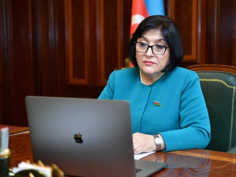 Spiker seçicilərlə videoqəbul keçirdi