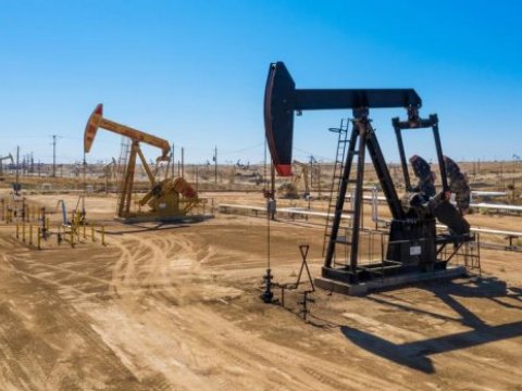 Vaksinasiya neft qiymətlərinə də təsir edir