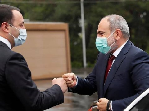 Paşinyanla Qaribaşvilinin danışıqları başa çatdı