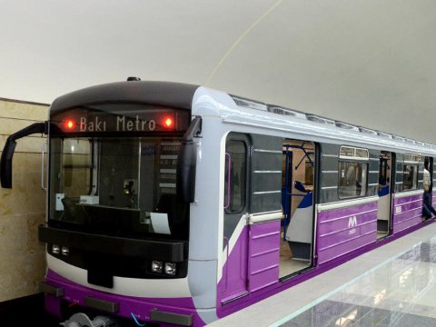 Metroda nasazlıq - Sərnişinlər qatardan düşürüldü