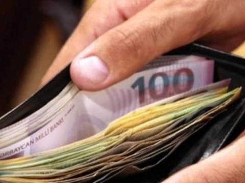 Azərbaycanda orta əmək haqqı artıb - 728 manat  
