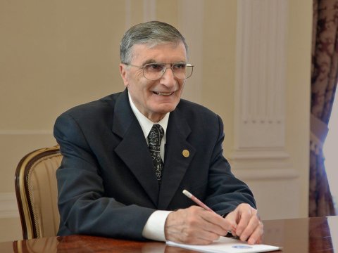 Prezident Nobel mükafatçısı ilə bağlı sərəncam İMZALADI