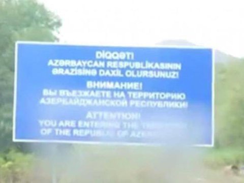 Gorus-Qafan yolunda erməniləri qorxuya salan lövhə - FOTO