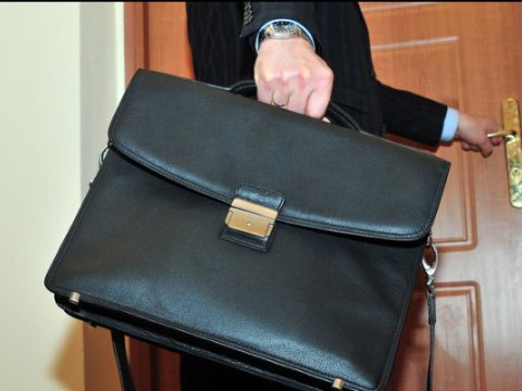 Direktorun əmlakına həbs qoyuldu