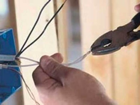 “Azərişıq”ın əməkdaşını cərəyan vurub öldürdü