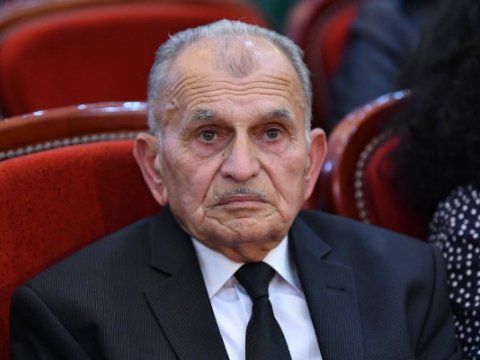 İlham Əliyev Xalq artistinə mənzil hədiyyə etdi