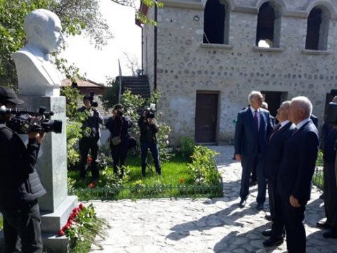 Tanınmış mədəniyyət xadimləri Şuşada