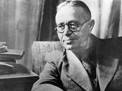 Üzeyir Hacıbəylidən danos yazanlar...