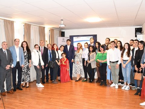 Komitə sədri Almaniyada yaşayan azərbaycanlılarla görüşüb - FOTOLAR