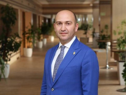 Teleaparıcıya Bakı Ali Neft Məktəbində vəzifə verildi