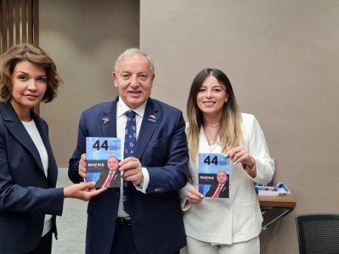 Hulusi Kılıçın kitabı təqdim olundu - FOTO