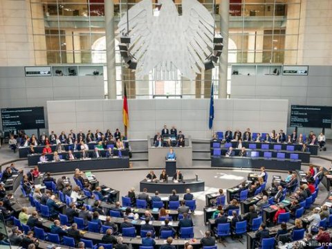 Almaniyada seçkilər – Yeni parlamentdə qüvvələr nisbəti