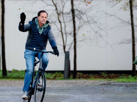 Mafiya baş naziri izləyir