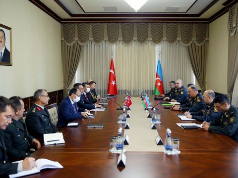 Kərim Vəliyev türkiyəli nazir müavini ilə görüşdü