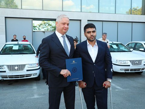 Daha 44 qaziyə avtomobil verildi - FOTOLAR