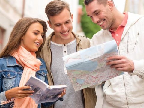 Daha bir ölkə turistlər üçün sərhədlərini açır