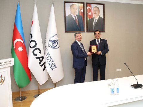 İraqlı nazir Bakı Ali Neft Məktəbində - FOTO
