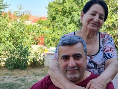 Elnur Əşrəfoğlunun anası Birinci vitse-prezidentdən KÖMƏK İSTƏDİ 