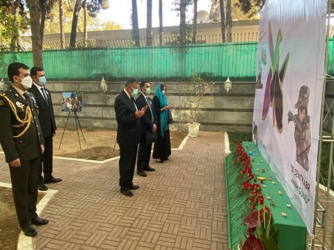 İranda Vətən müharibəsi şəhidləri anılıb - FOTO