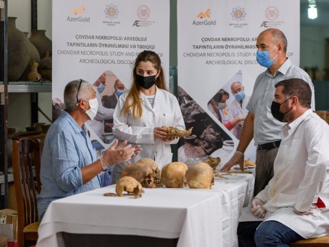 Çovdardakı tapıntılar analiz olunur