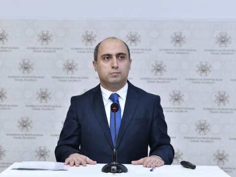 Emin Əmrullayev tələbə və şagirdləri təbrik etdi