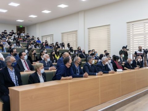 İnam Kərimov universitetdə - FOTOLAR