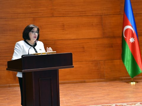 Spiker universitetdə mühazirə oxudu - FOTOLAR