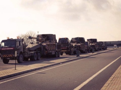 Türkiyə İranla sərhədinə qoşun toplayır