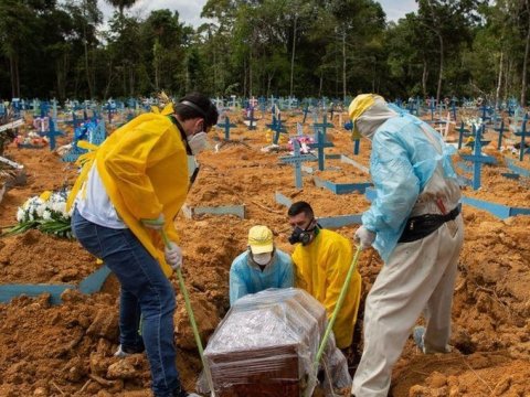 Braziliyada bir gündə 500 nəfər virusdan öldü