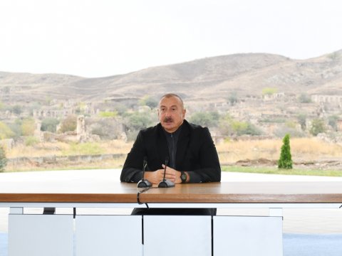 İlham Əliyev: “Heç kim bizim işimizə burnunu soxmasın”