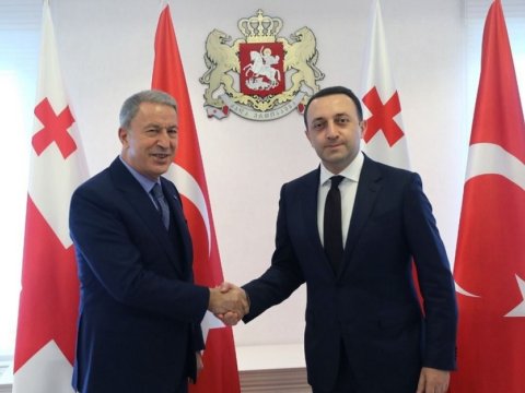 Qaribaşvili Hulusi Akarla görüşdü