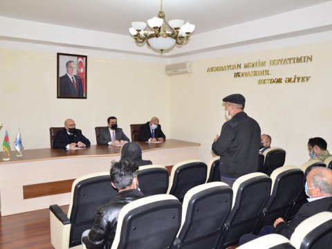 Əhliman Əmiraslanov Saatlıda şəhid ailələri və qazilərlə görüşüb
