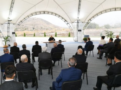 Əli Həsənov: “Əliyevlərsiz Azərbaycan olmaz!”