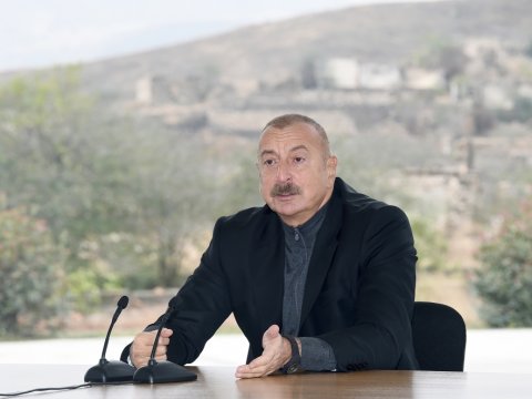 “Bəzi xarici dairələr yerli satqınların əli ilə məni devirmək istəyirdilər” - İlham Əliyev