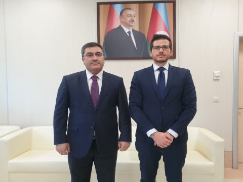 İsrail səfiri xəstəxanaya getdi 