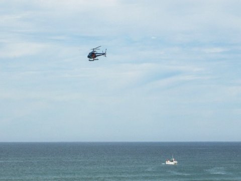 Helikopter okeana düşdü - Pilotdan xəbər yoxdur