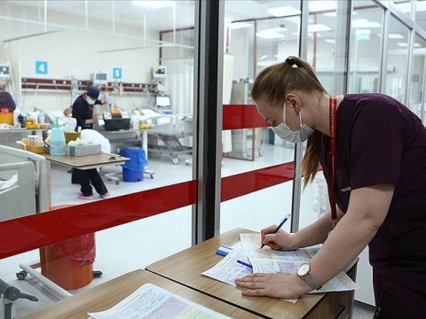 Türkiyədə daha 228 nəfər virusun qurbanı oldu