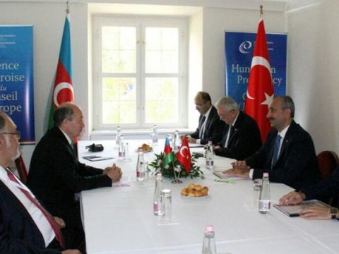 Ədliyyə naziri türkiyəli həmkarı ilə görüşüb