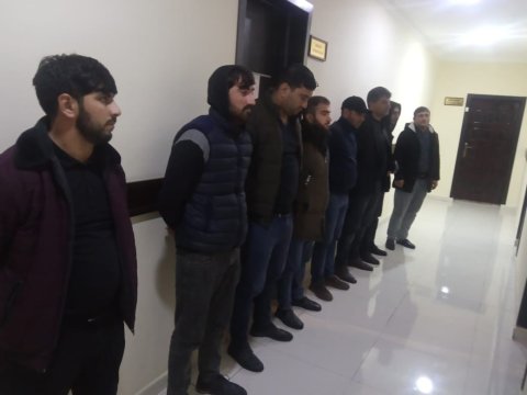 Çay evində 8 nəfər saxlanıldı