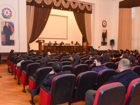 Kamal Abdullanın tələbələrlə GÖRÜŞÜ