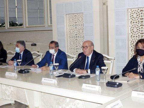 Milli Məclisdə COVID-19-la bağlı vəziyyətin MÜZAKİRƏSİ