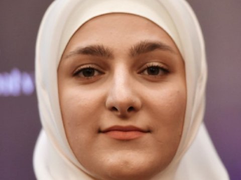 22 yaşlı qızını nazir təyin etdi