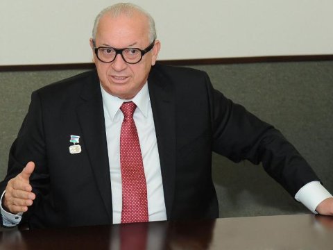 Cahangir Əsgərov həm də kafedra müdiriymiş... 