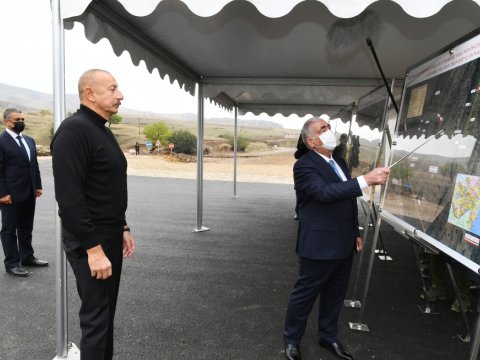 Ölkə başçısı Hadrutda yol tikintisi ilə tanış olub