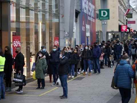 Avstriyada hökumət böhranı: kanslerə etimadsızlıq...