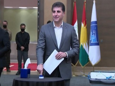 İraqda növbədənkənar parlament seçkiləri keçirilir